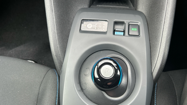 Nissan LEAF 110kW Acenta 39kWh 5dr Auto Electric Hatchback